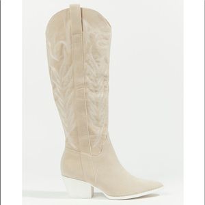 WESTERN BOOTS- ALTARD STATE - size 8 NEW!